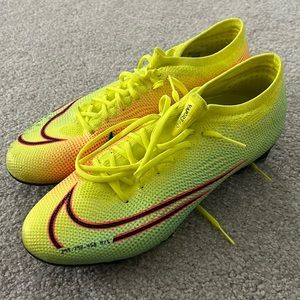 Nike Vapor360 cleats!! Women’s size 9